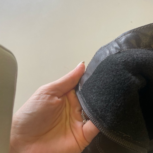 MJUS Women’s Leather Buckle Zip Up Ankle Boots. Size 39, (approx size US 7). - Picture 13 of 13